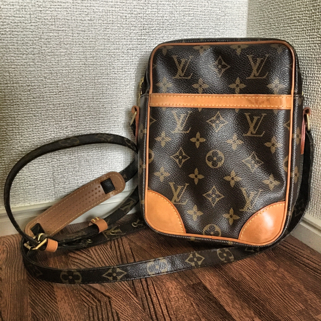 Louis Vuitton　ルイヴィトン　ダヌーブ　ショルダーバッグ