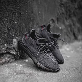 アディダス(adidas)の新品　YEEZY BOOST 350 V2 BLACK(スニーカー)