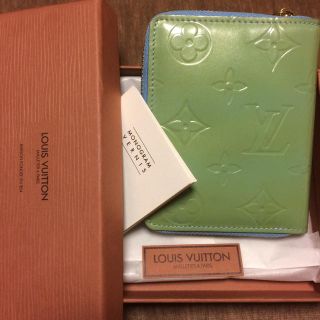 LOUIS VUITTON(財布 ・ グリーン・カーキ/緑色系)のフリマ LOUIS VUITTON(財布 ・ グリーン・カーキ/緑色系)のフリマ