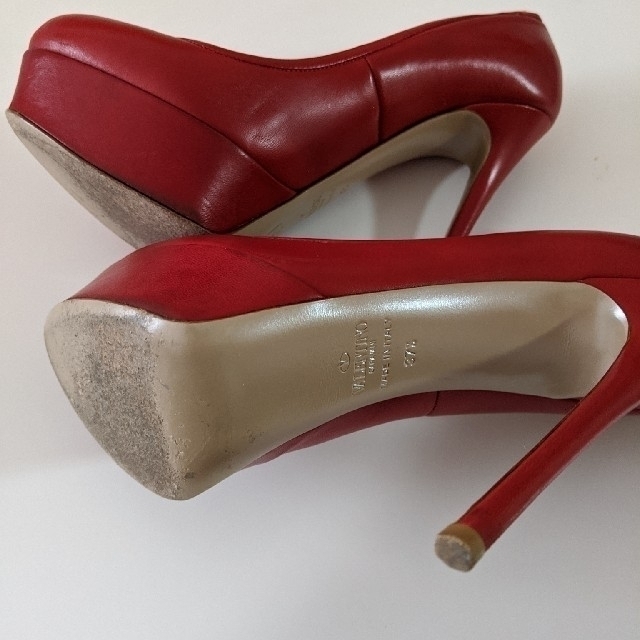 valentino garavani(ヴァレンティノガラヴァーニ)のVALENTINOGARAVANIバレンチノガラバーニパンプスハイヒール　バレン レディースの靴/シューズ(ハイヒール/パンプス)の商品写真