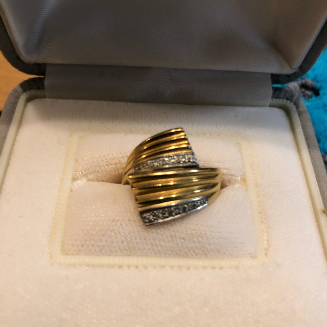 金とプラチナの指輪