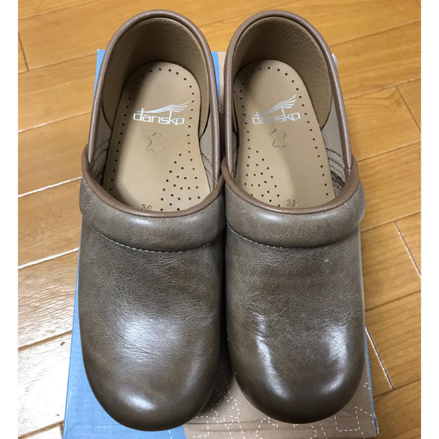 dansko(ダンスコ)の⭐️あめ様専用⭐️最終値下《新品》ダンスコ プロフェッショナル  36 レディースの靴/シューズ(ローファー/革靴)の商品写真