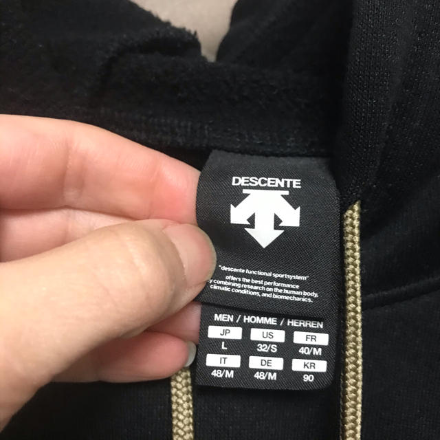 DESCENTE(デサント)のデサント　パーカー メンズのトップス(パーカー)の商品写真