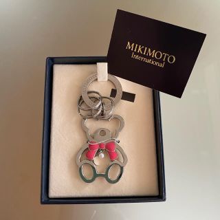 ミキモト(MIKIMOTO)のテディベア　キーホルダー　未使用品(キーホルダー)