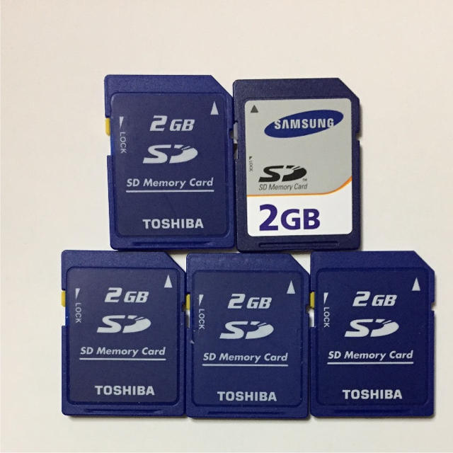 東芝(トウシバ)のTOSHIBA 東芝 サムスン SDカード 2GB 5枚 スマホ/家電/カメラのカメラ(コンパクトデジタルカメラ)の商品写真