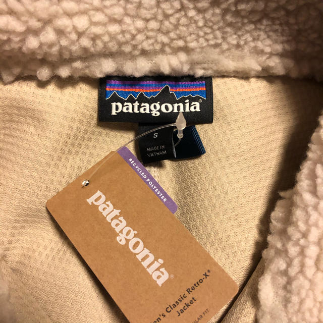 patagonia(パタゴニア)の【ナチュラル】【Ｓ】【新品未試着】パタゴニア レトロＸ 2019FW メンズのジャケット/アウター(ブルゾン)の商品写真