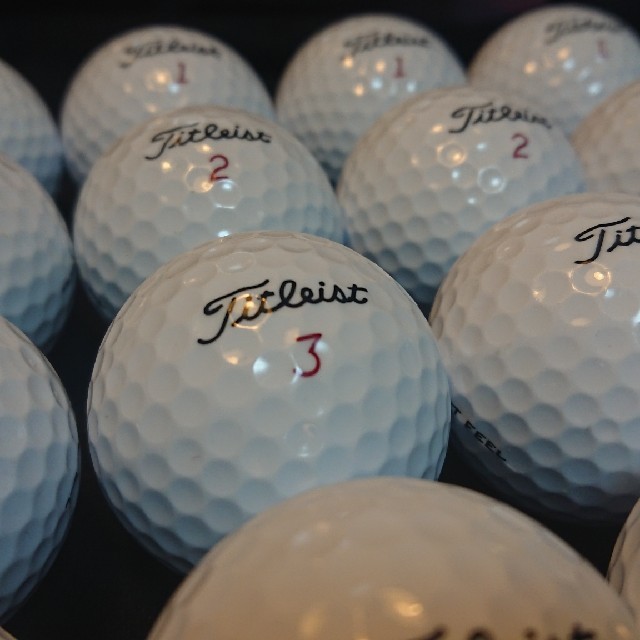 Titleist(タイトリスト)の【美品】HVC ソフトフィール 24球 タイトリスト ロストボール ゴルフボール スポーツ/アウトドアのゴルフ(その他)の商品写真