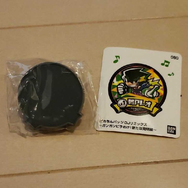 BANDAI(バンダイ)のピカちんバッジ DJリミックス (鳴戸レオ) エンタメ/ホビーのおもちゃ/ぬいぐるみ(キャラクターグッズ)の商品写真