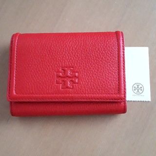 トリーバーチ(Tory Burch)のお値下げ⭐新品正規品　新作トリーバーチ　三つ折財布　シンプルレザーレッド(財布)