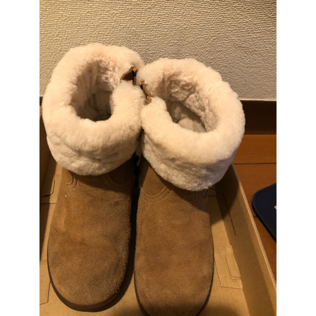 UGG(アグ)のキッズ用UGGブーツ キッズ/ベビー/マタニティのキッズ靴/シューズ(15cm~)(ブーツ)の商品写真