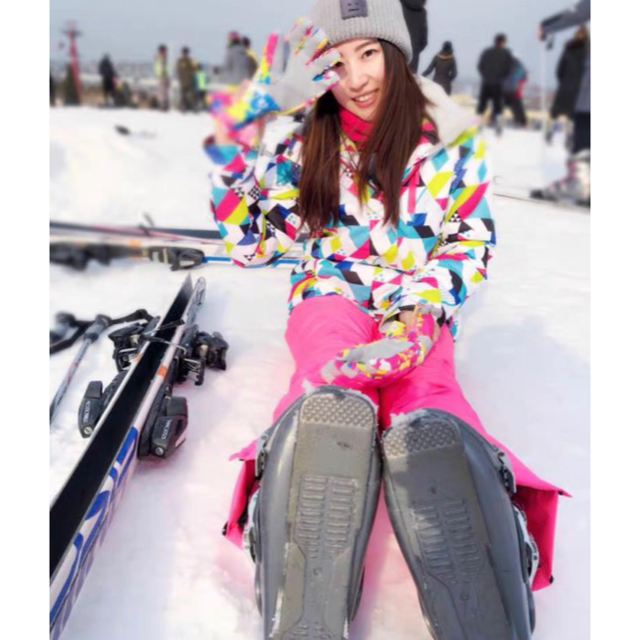 スキー　スノボー　ウェアー　上下セット新品 スポーツ/アウトドアのスノーボード(ウエア/装備)の商品写真