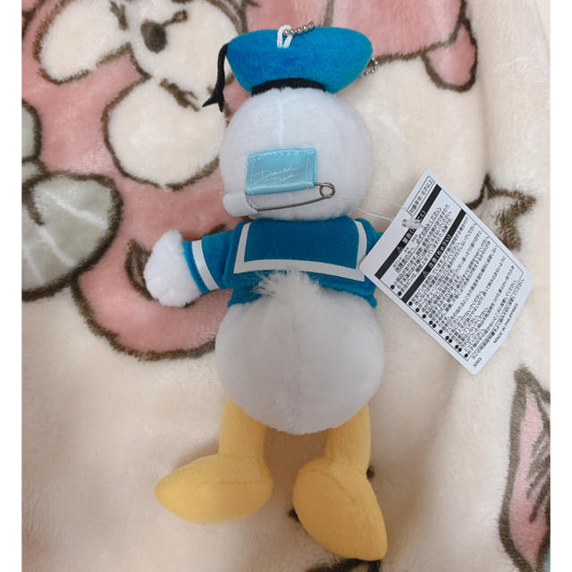 Disney(ディズニー)のドナルドダック 縫いぐるみバッチ エンタメ/ホビーのおもちゃ/ぬいぐるみ(キャラクターグッズ)の商品写真