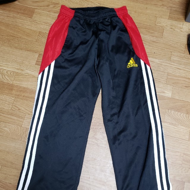 adidas(アディダス)のアディダスジャージパンツ160 キッズ/ベビー/マタニティのキッズ服男の子用(90cm~)(その他)の商品写真