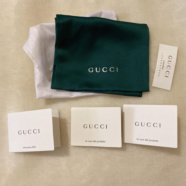 Gucci(グッチ)のグッチ　GGフローラAirPodsケース スマホ/家電/カメラのスマホアクセサリー(iPhoneケース)の商品写真