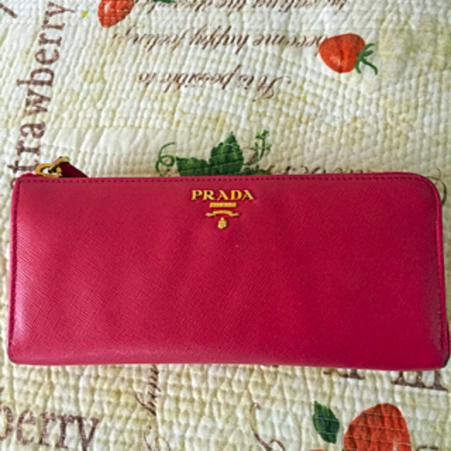 PRADA(プラダ)のプラダ♡長財布 レディースのファッション小物(財布)の商品写真