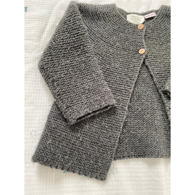 ZARA KIDS(ザラキッズ)のZARA baby⭐︎チャコールグレーニットカーディガン キッズ/ベビー/マタニティのキッズ服女の子用(90cm~)(ニット)の商品写真