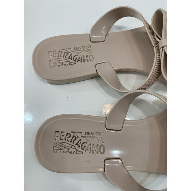 Salvatore Ferragamo(サルヴァトーレフェラガモ)のFerragamo フェラガモ  サルヴァトーレフェラガモ サンダル リボン  レディースの靴/シューズ(サンダル)の商品写真