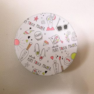 クラブ エアリータッチパウダー 01 ナチュラルベージュ フェイスパウダー(フェイスパウダー)