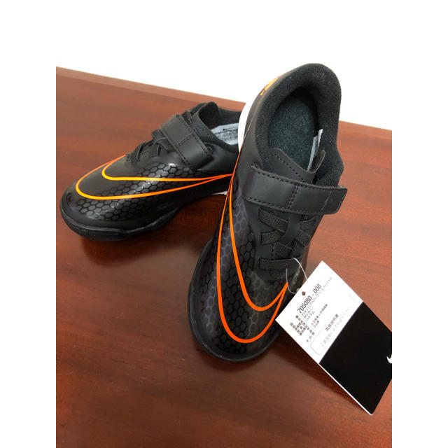 NIKE(ナイキ)のNikeジュニア　サッカーシューズ　18センチ キッズ/ベビー/マタニティのキッズ靴/シューズ(15cm~)(スニーカー)の商品写真