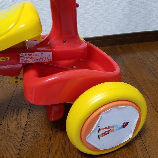 【値下げしました】アンパンマン 折り畳み 三輪車 室内使用 　 キッズ/ベビー/マタニティの外出/移動用品(三輪車)の商品写真