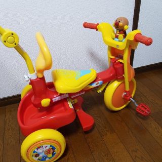 【値下げしました】アンパンマン 折り畳み 三輪車 室内使用 　(三輪車)