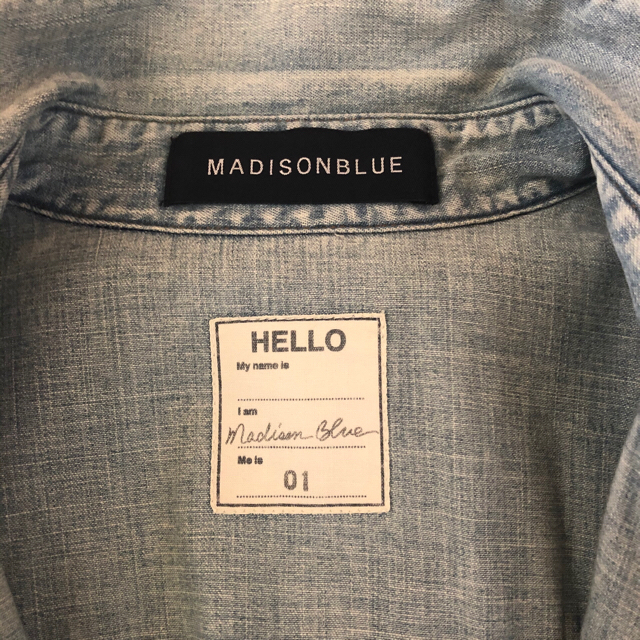 MADISONBLUE(マディソンブルー)のマディソンブルー　ダンガリーデニムシャツ01 レディースのトップス(シャツ/ブラウス(長袖/七分))の商品写真