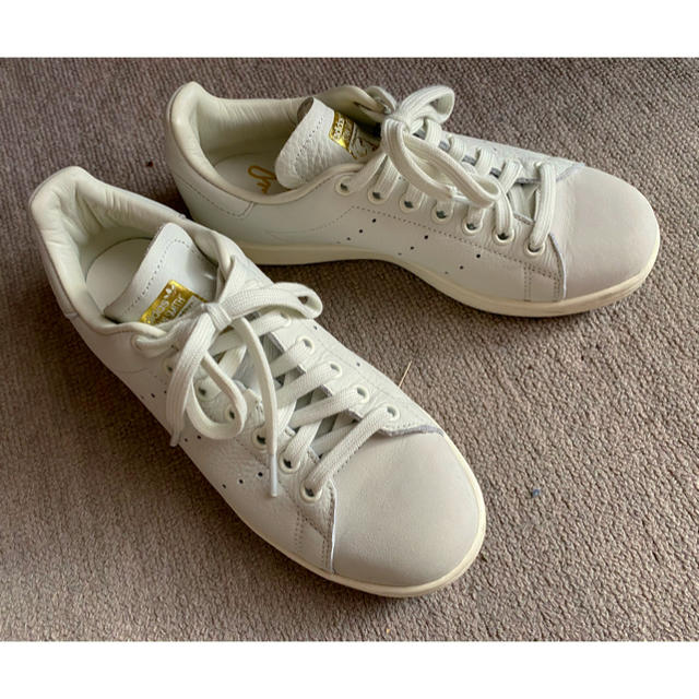 adidas(アディダス)の☆たいよんちゃん様専用☆スタンスミス / STAN SMITH 23.5センチ レディースの靴/シューズ(スニーカー)の商品写真