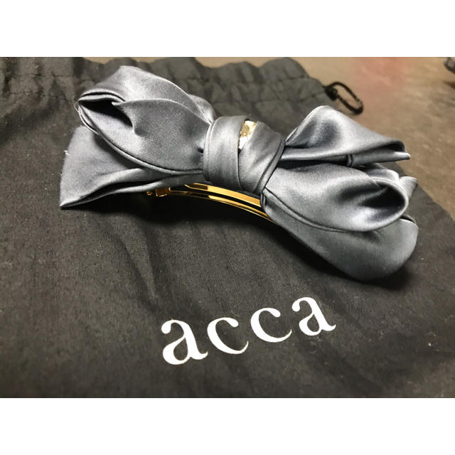 acca(アッカ)の【ハルさん専用】accaアッカ　バレッタブルーリボン　オリジナル巾着付 レディースのヘアアクセサリー(バレッタ/ヘアクリップ)の商品写真