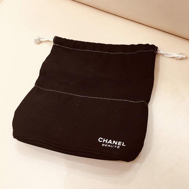 CHANEL(シャネル)のシャネル 巾着ポーチ 黒（93016339） レディースのファッション小物(ポーチ)の商品写真