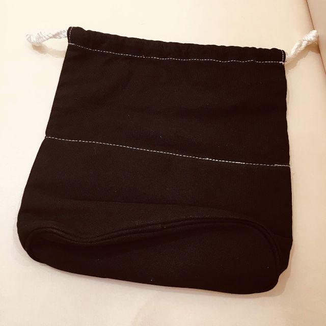 CHANEL(シャネル)のシャネル 巾着ポーチ 黒（93016339） レディースのファッション小物(ポーチ)の商品写真