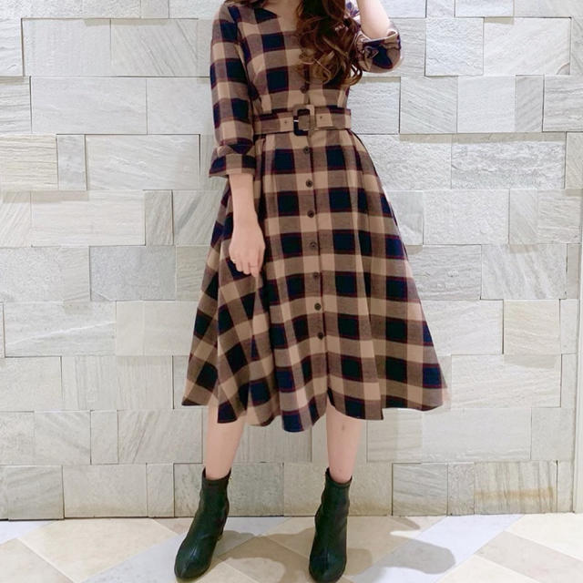 And Couture(アンドクチュール)のチェックワンピース キッズ/ベビー/マタニティのベビー服(~85cm)(ワンピース)の商品写真