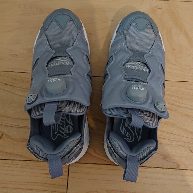 Reebok(リーボック)のくみ様専用 Reebok ポンプフューリー 23.0cm グレー 美品 レディースの靴/シューズ(スニーカー)の商品写真