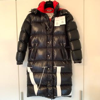 モンクレール(MONCLER)の☆極美品☆モンクレール×ヴァレンティノ コラボダウン　42(ダウンジャケット)