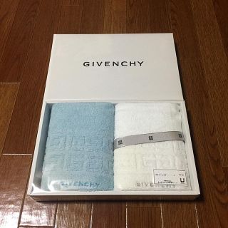 ジバンシィ(GIVENCHY)のGIVENCHY　タオルハンカチ　2枚 セット   翌日発送‼️(ハンカチ)