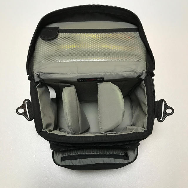 Lowepro カメラバッグ　Nova 2 AW スマホ/家電/カメラのカメラ(ケース/バッグ)の商品写真