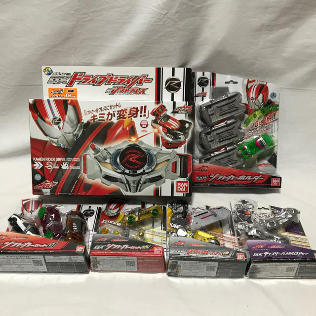 BANDAI(バンダイ)のGP-02様　仮面ライダー　DXドライブドライバー&ホルダー&シフトカー セット エンタメ/ホビーのおもちゃ/ぬいぐるみ(キャラクターグッズ)の商品写真