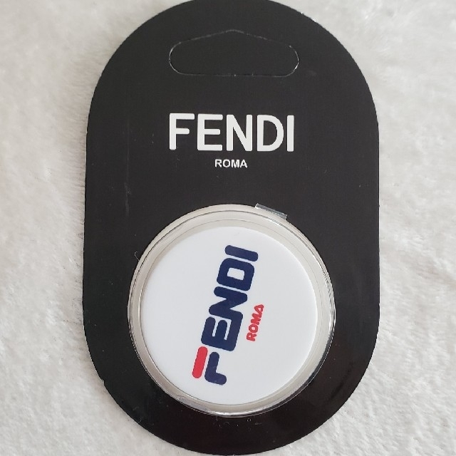 FENDI(フェンディ)の【新品】FENDI スマホリング　フェンディ　 スマホ/家電/カメラのスマホアクセサリー(その他)の商品写真