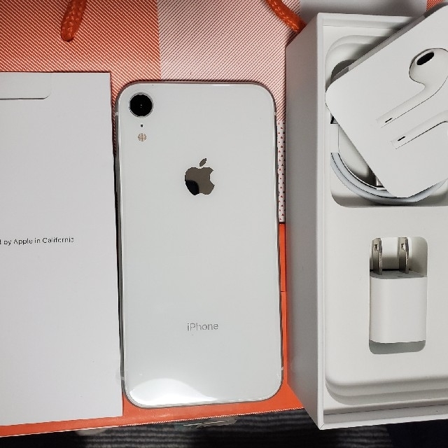 信頼】 iPhoneXR Apple - iPhone 64GB simロック解除済み au ...