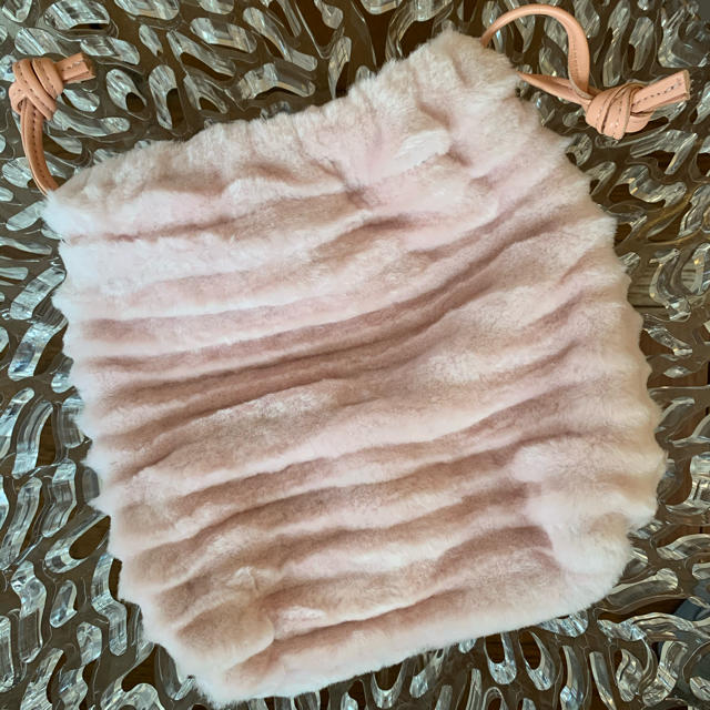 Maison de Reefur(メゾンドリーファー)のClareV メゾンドリーファー  梨花　美品　ファー　巾着　ピンク　 レディースのバッグ(ハンドバッグ)の商品写真