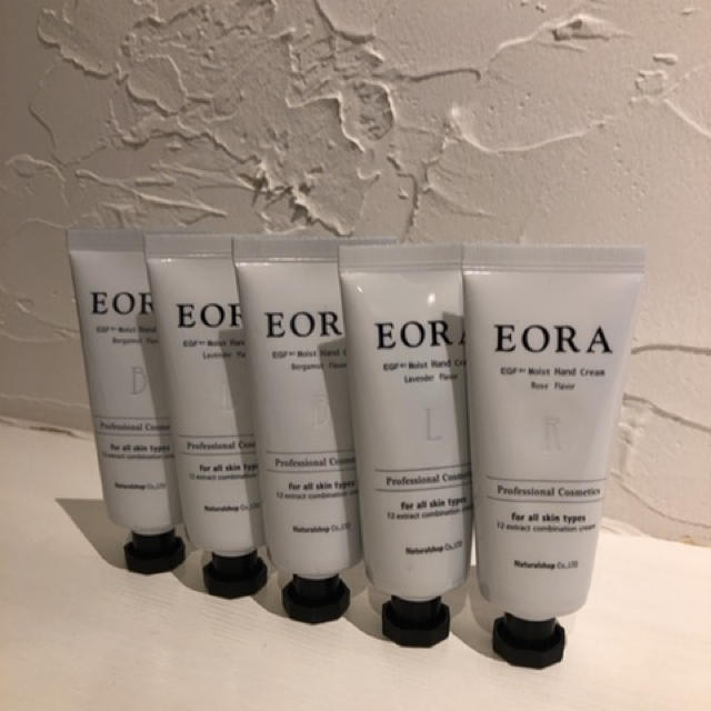 EORA  ハンドクリーム 4種類の香り選べる 組み合わせ自由 コスメ/美容のボディケア(ハンドクリーム)の商品写真