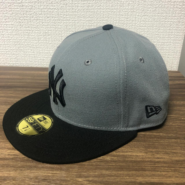 NEW ERA(ニューエラー)のnew era 59FIFTY グレー×ブラック ヤンキース メンズの帽子(キャップ)の商品写真