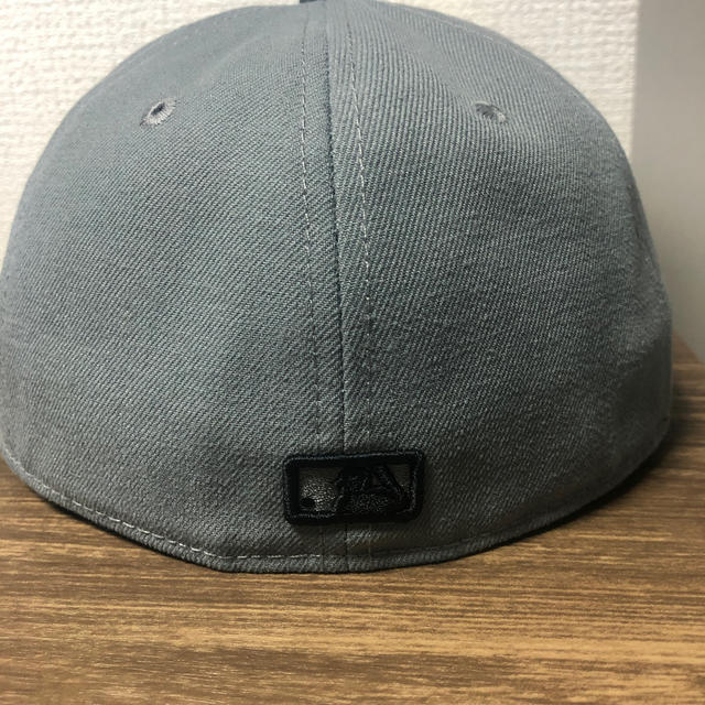 NEW ERA(ニューエラー)のnew era 59FIFTY グレー×ブラック ヤンキース メンズの帽子(キャップ)の商品写真