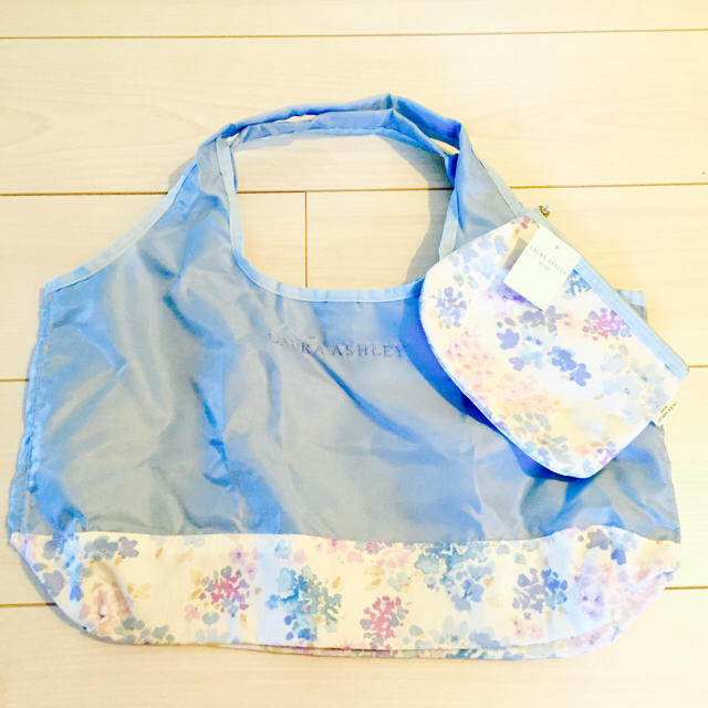 LAURA ASHLEY(ローラアシュレイ)のローラアシュレイ♡ポーチ付きエコバッグ♡ レディースのバッグ(エコバッグ)の商品写真