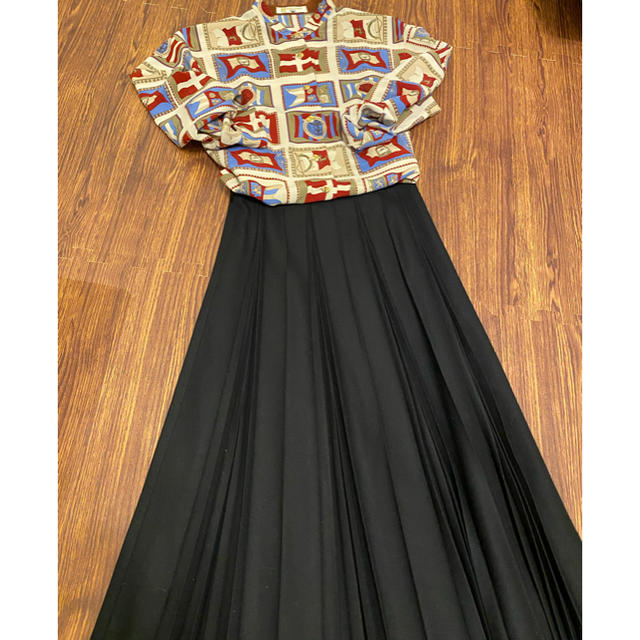 PRADA(プラダ)の［LANVIN］圧巻の贅沢プリーツ　ロングスカート レディースのスカート(ロングスカート)の商品写真
