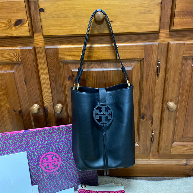 Tory Burch(トリーバーチ)のTory ❤️Burch 都会的で洗練されたバックMILLER HOBO レディースのバッグ(ショルダーバッグ)の商品写真