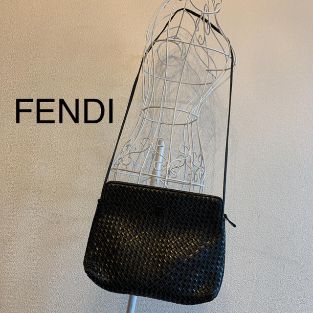 FENDI(フェンディ)のFENDI レザー　ショルダー　メッシュ　編み込み レディースのバッグ(ショルダーバッグ)の商品写真