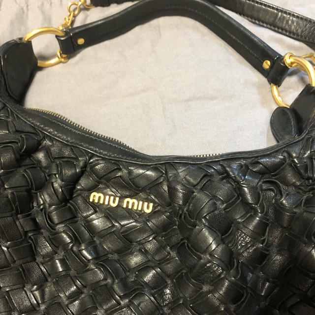 miumiu(ミュウミュウ)のmiu miu フリンジショルダーバック レディースのバッグ(ショルダーバッグ)の商品写真