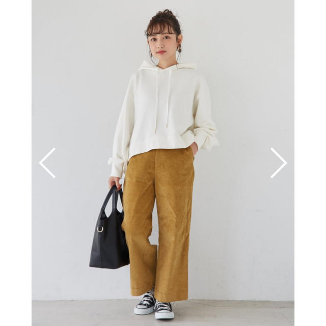 コーデュロイストレートパンツ cohina - カジュアルパンツ