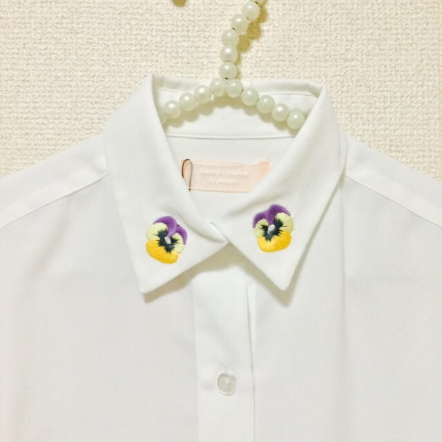 Honey Salon(ハニーサロン)の【♡ハニーサロン♡パンジーシャツ】 レディースのトップス(シャツ/ブラウス(長袖/七分))の商品写真