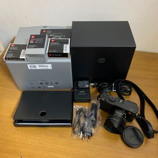 ライカ(LEICA)のライカQ 美品　おまけ付き　(ミラーレス一眼)